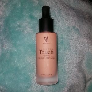 Younique liquid foundation
